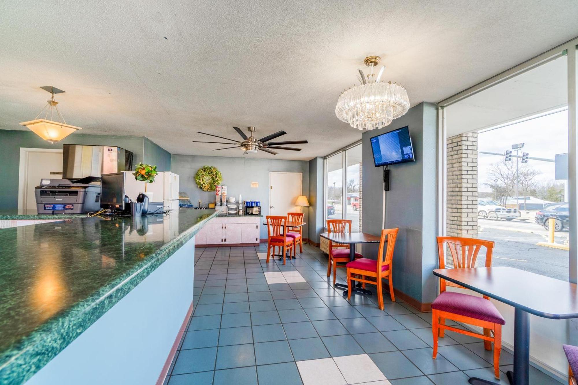 Ozark Junction Mountain View By Oyo Motel Bagian luar foto