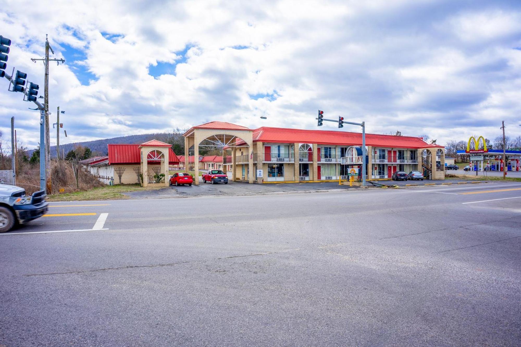 Ozark Junction Mountain View By Oyo Motel Bagian luar foto