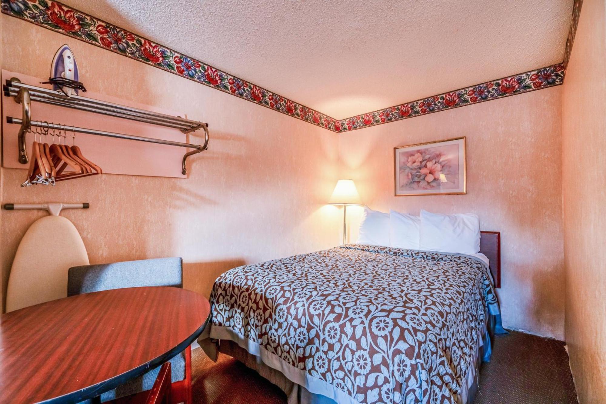 Ozark Junction Mountain View By Oyo Motel Bagian luar foto