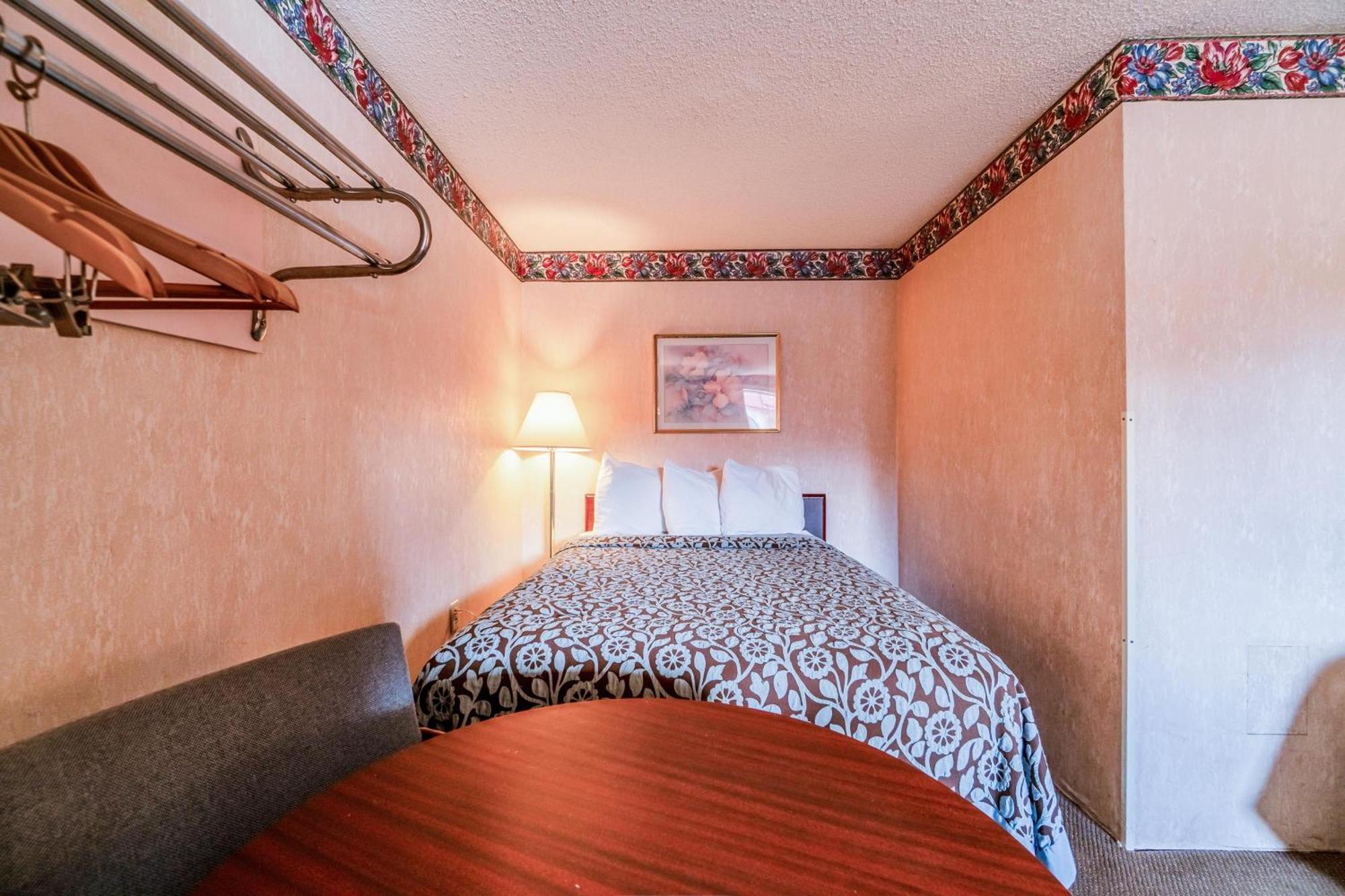 Ozark Junction Mountain View By Oyo Motel Bagian luar foto