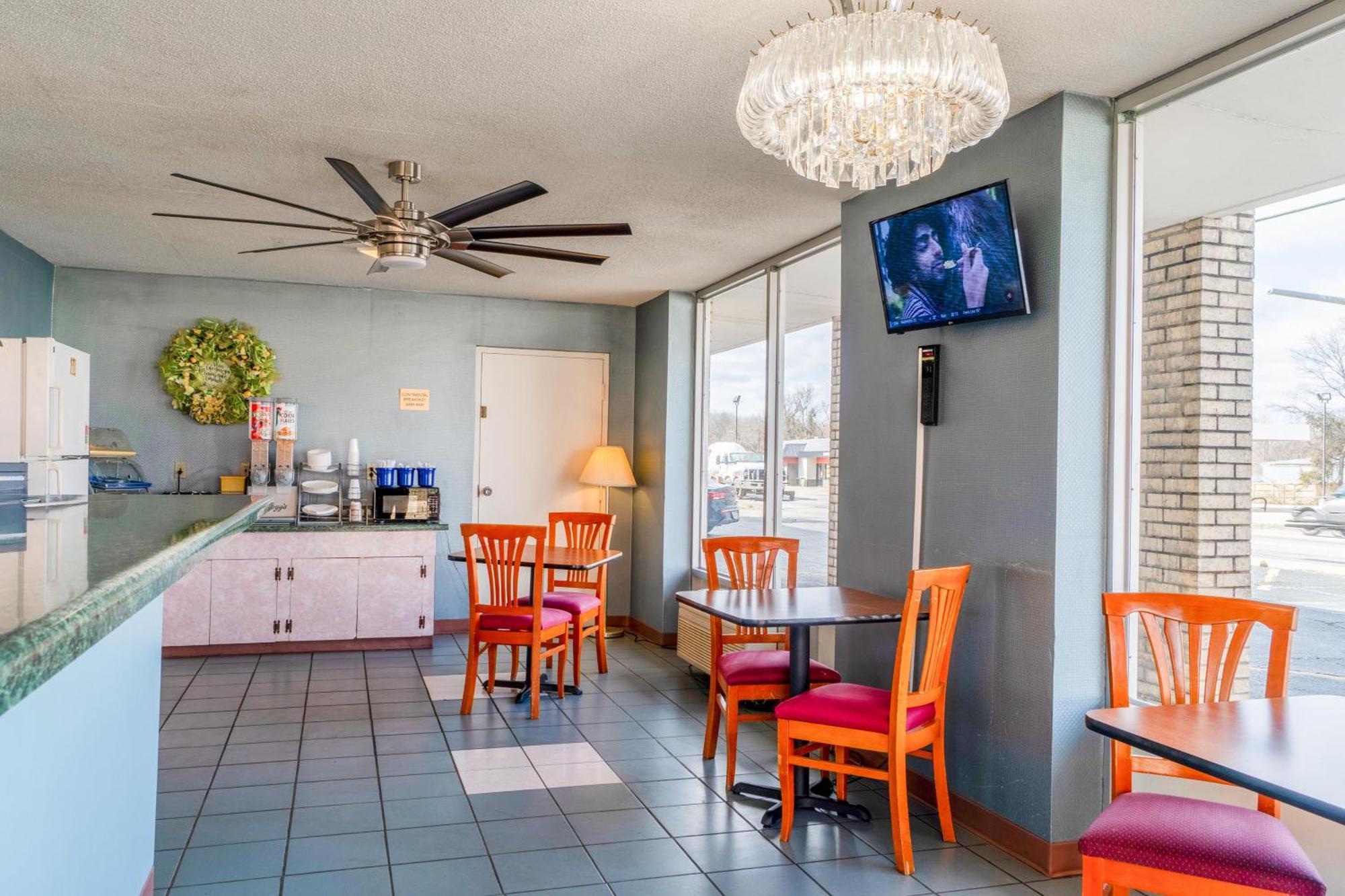 Ozark Junction Mountain View By Oyo Motel Bagian luar foto